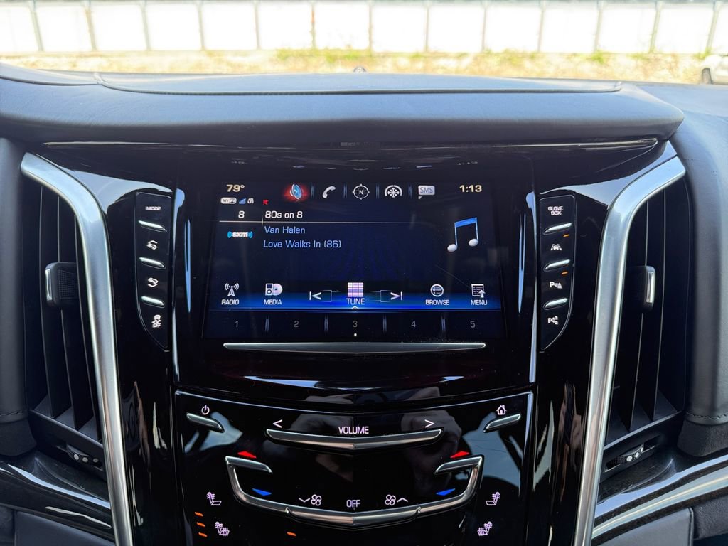 Used 2020 Cadillac Escalade Platinum AWD/4WD image 17