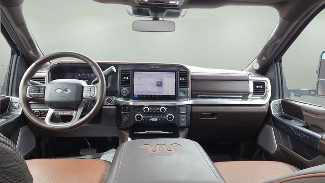 Used 2025 Ford F250 King Ranch w/ FX4 Off-Road Package image 31