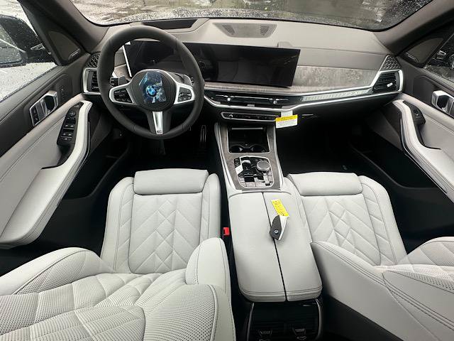 New 2026 BMW X5 xDrive50e w/ M Sport Package AWD/4WD image 6