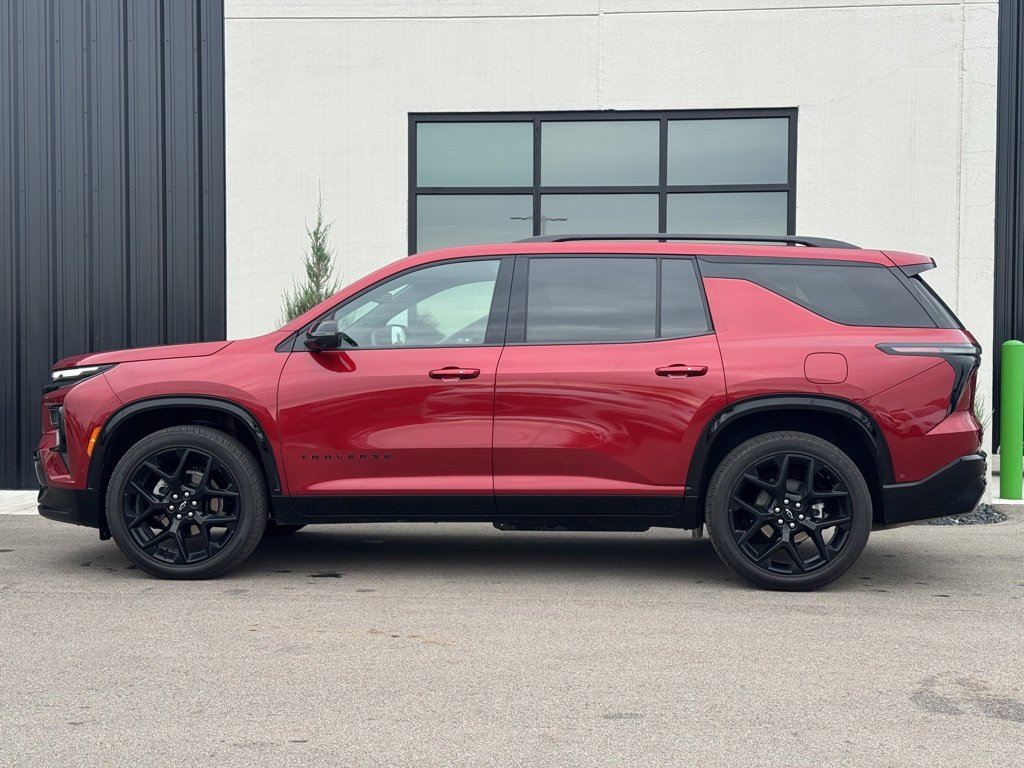 Used 2024 Chevrolet Traverse RS w/ LPO, Floor Liner Package image 2