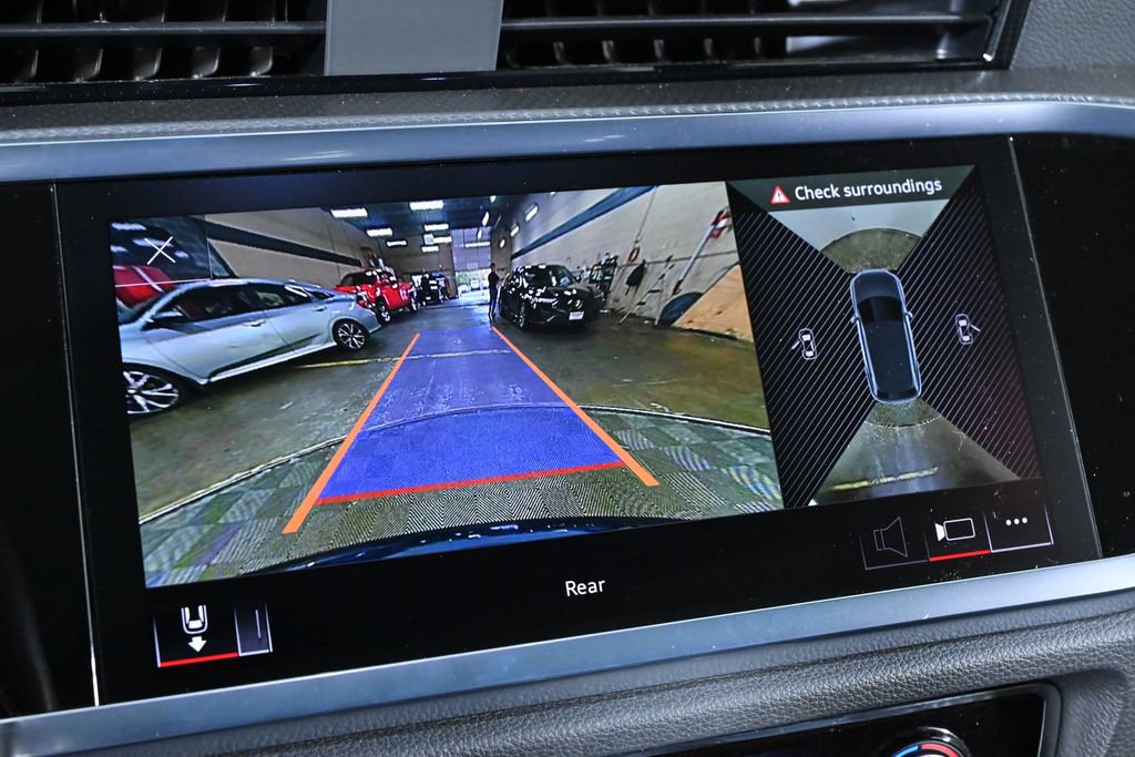 Used 2024 Audi Q3 2.0T Premium Plus w/ Premium Plus Package image 17