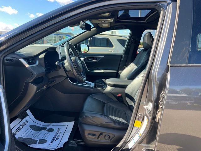 Used 2019 Toyota RAV4 XSE w/ XSE Weather Package AWD/4WD image 19