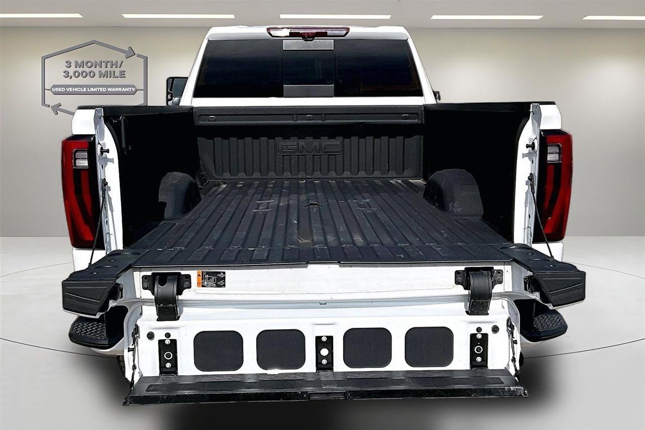 Used 2025 GMC Sierra 3500 Denali w/ Denali Reserve Package image 8