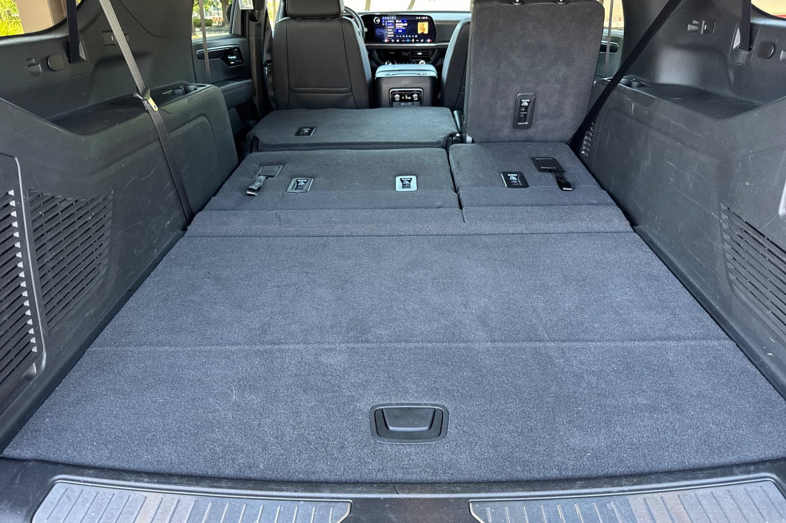 Used 2026 Chevrolet Suburban RST RWD image 23