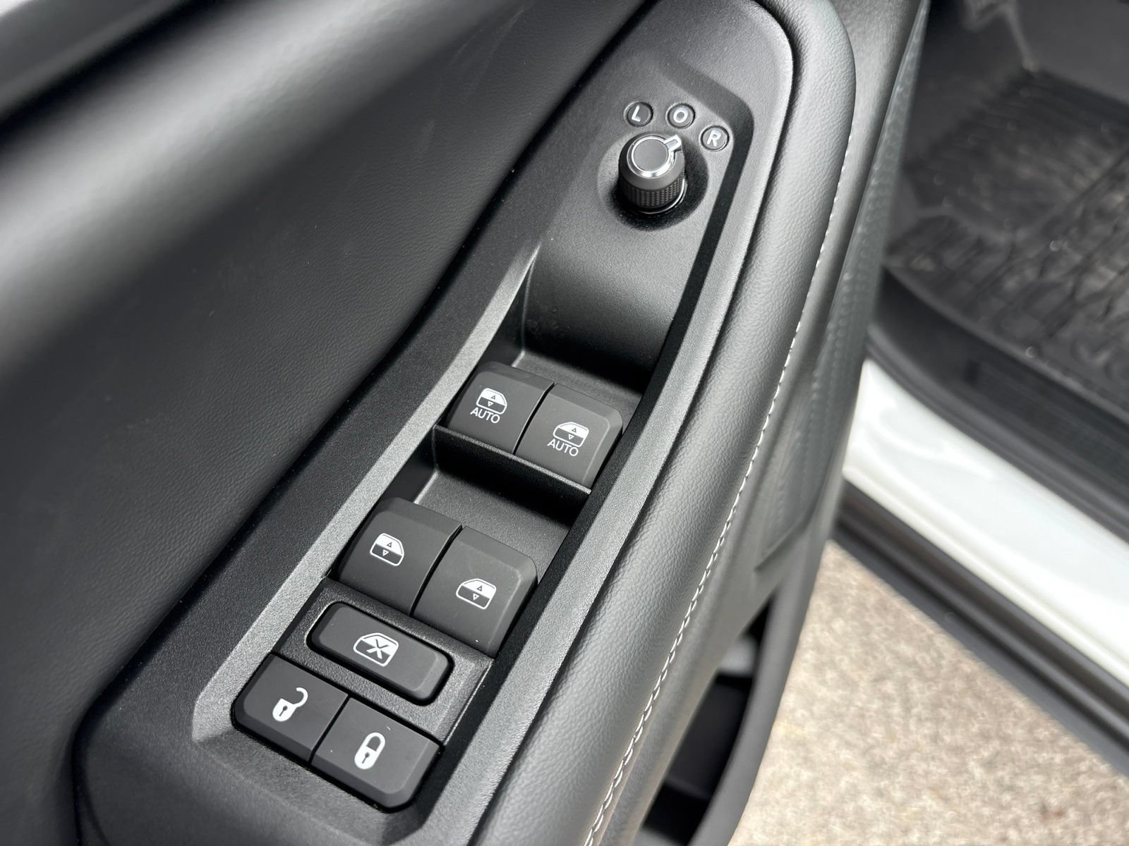 New 2026 Jeep Grand Cherokee L Laredo RWD image 10