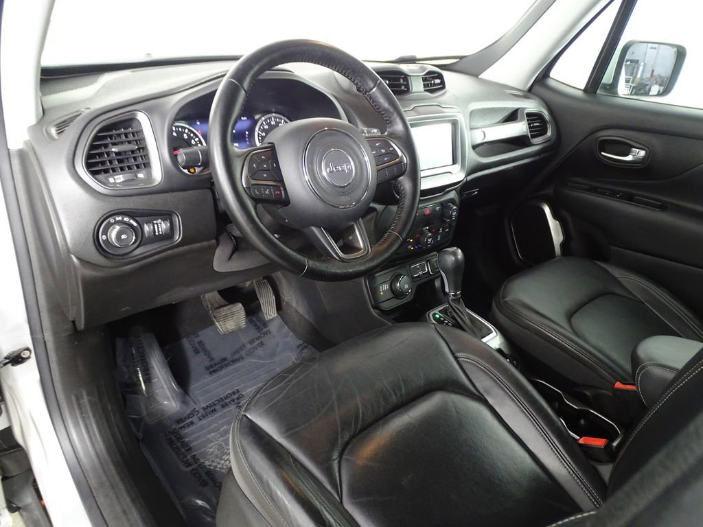 Used 2018 Jeep Renegade Limited image 22
