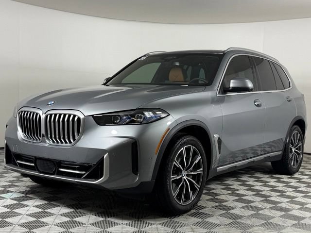 Used 2026 BMW X5 xDrive40i w/ Executive Package AWD/4WD image 2