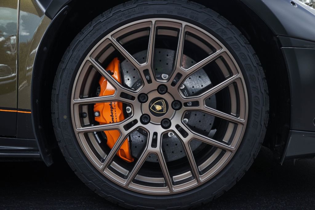 Used 2024 Lamborghini Huracan Sterrato AWD/4WD image 15
