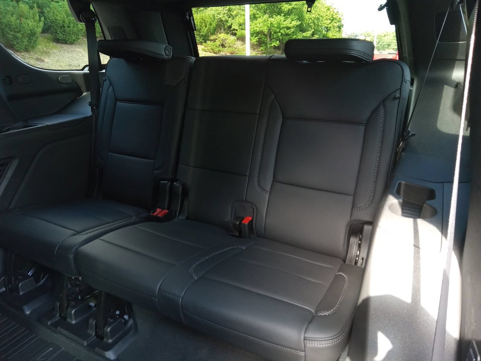 Used 2026 GMC Yukon Denali w/ Advanced Technology Package AWD/4WD image 27