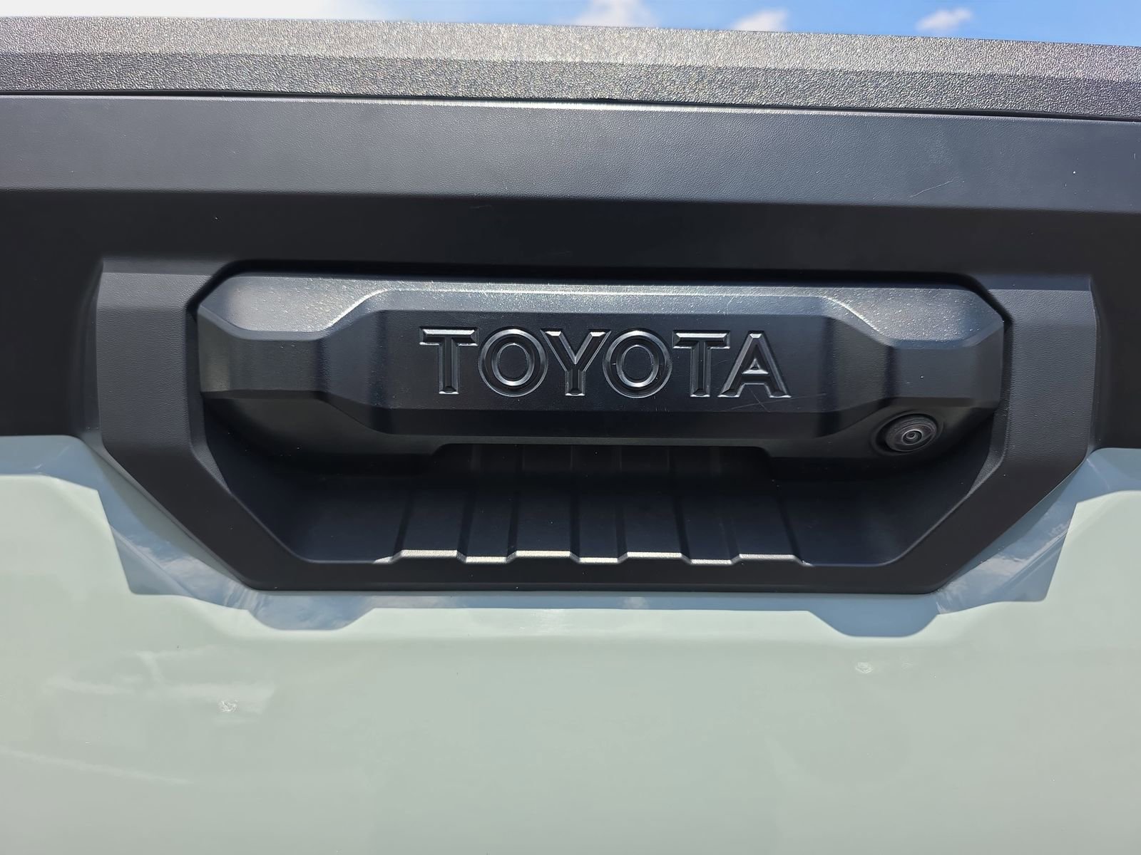 Used 2024 Toyota Tundra SR5 w/ SR5 Convenience Package AWD/4WD image 13