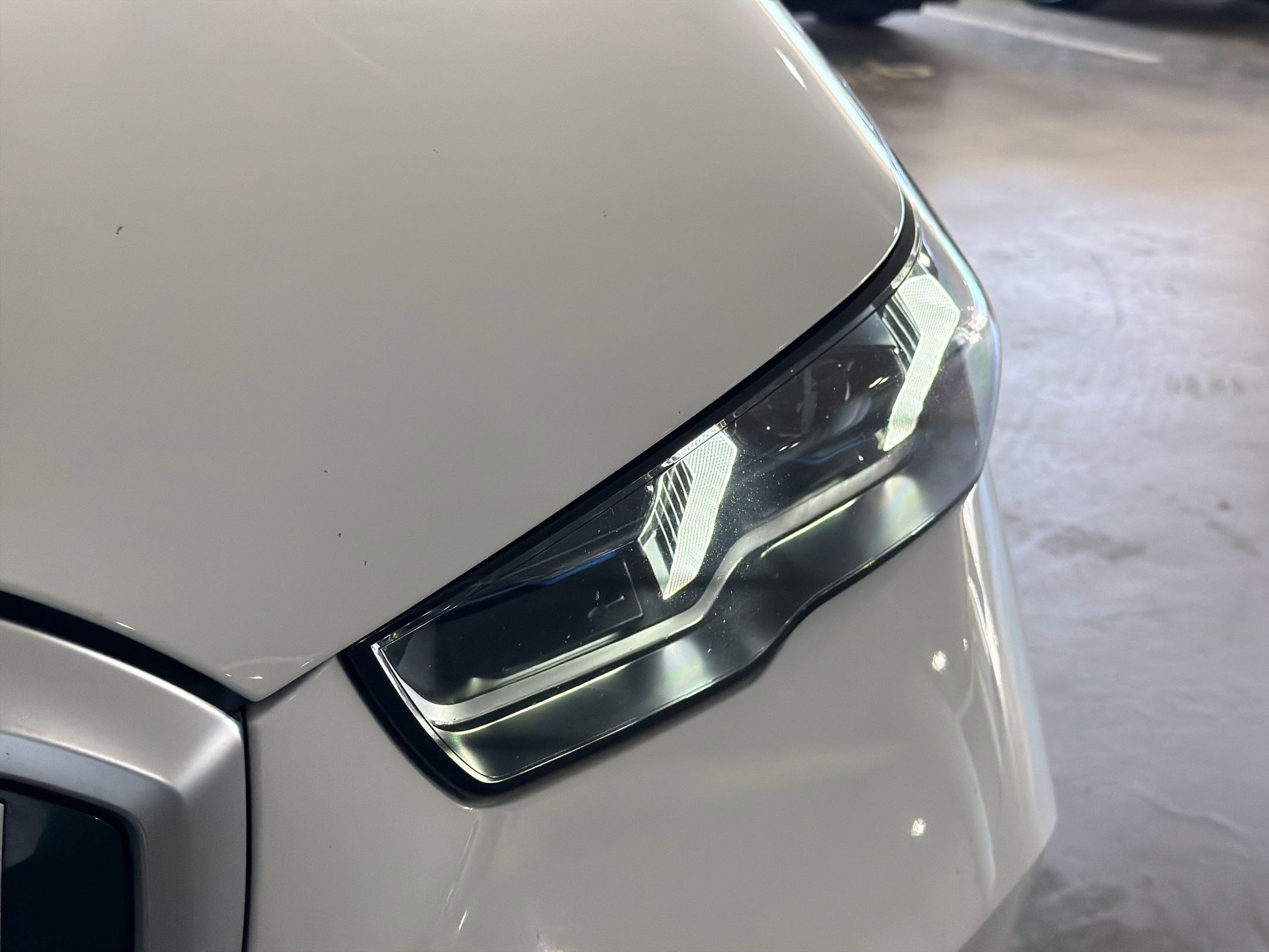 Used 2024 BMW i5 eDrive40i w/ M Sport Package image 9