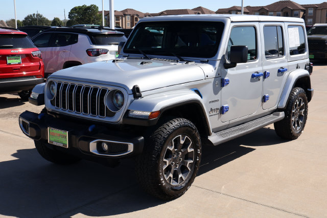 Used 2024 Jeep Wrangler Unlimited Sahara AWD/4WD image 3