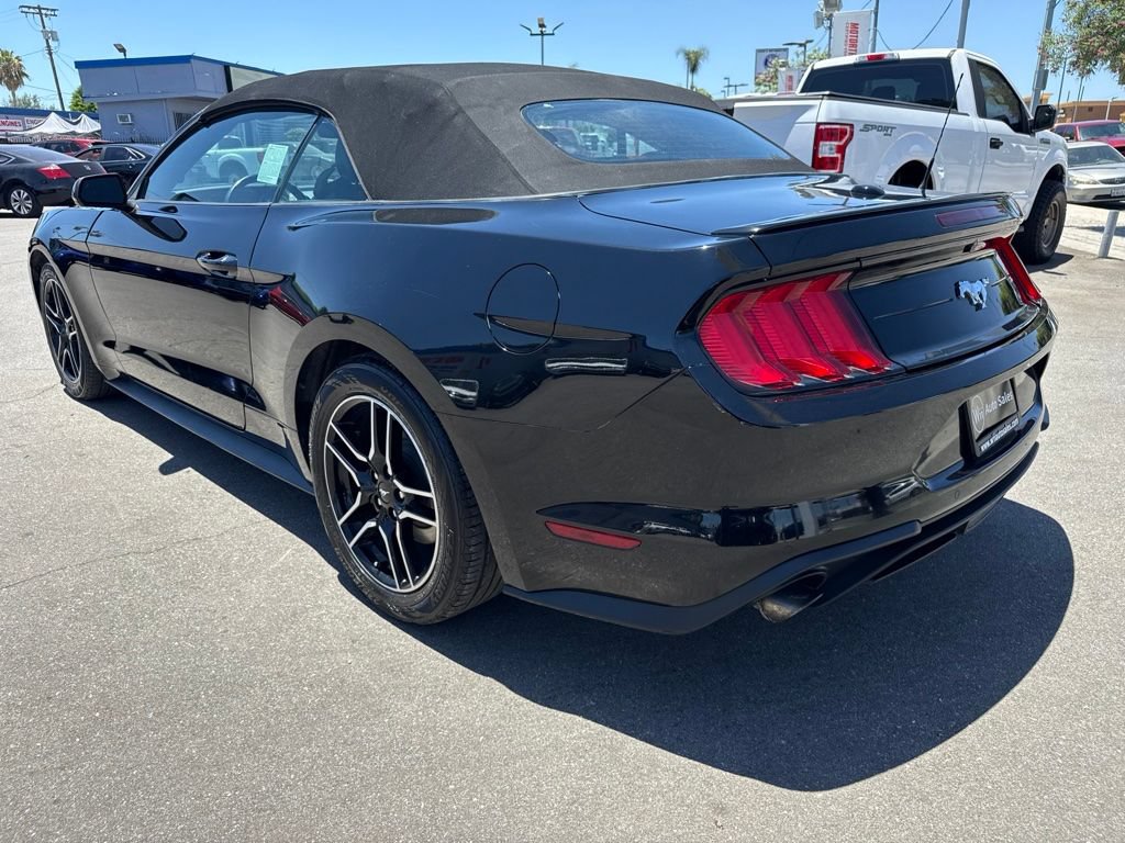 Used 2022 Ford Mustang Premium RWD image 3