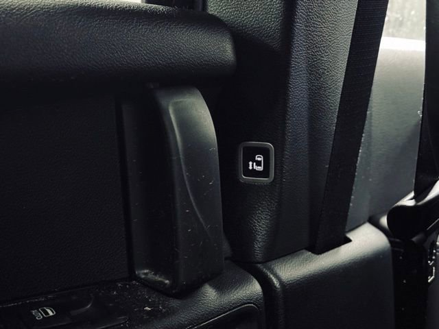 Used 2025 Chrysler Pacifica Limited image 29