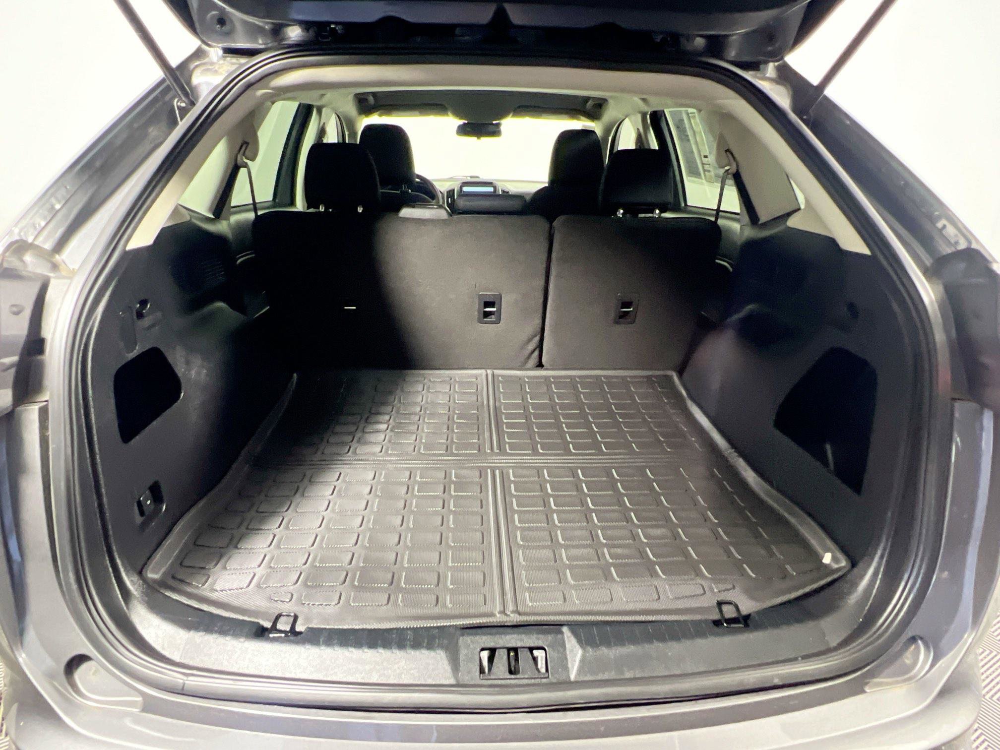 Used 2024 Ford Edge SE w/ Black Appearance Package image 34