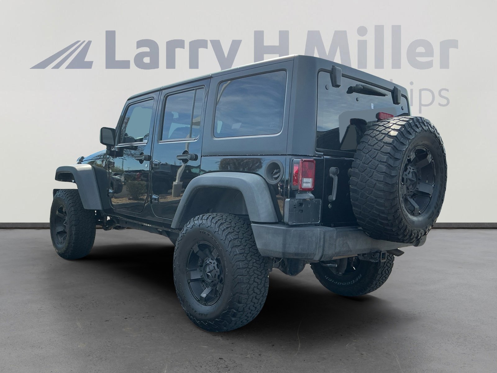 Used 2013 Jeep Wrangler Unlimited Sport w/ Max Tow Pkg image 3