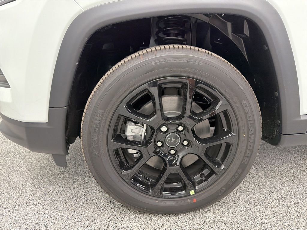 New 2026 Jeep Compass Latitude image 10