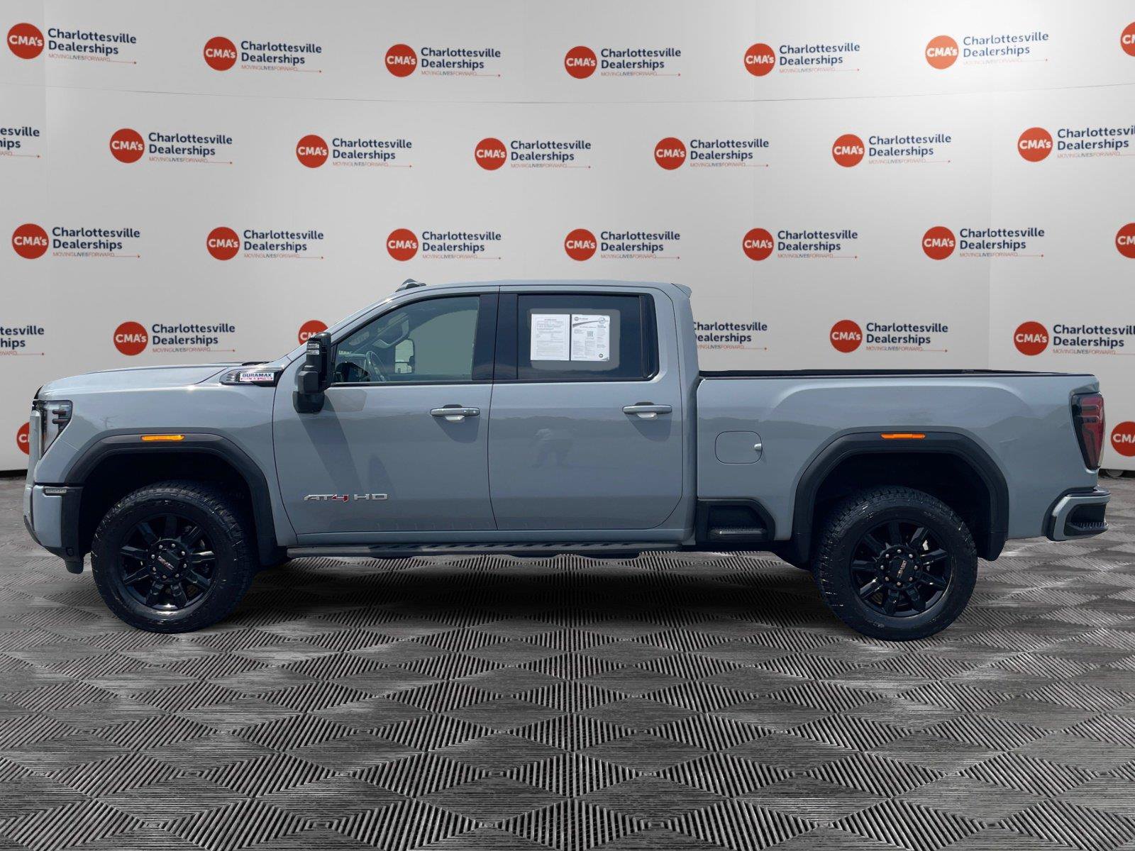Used 2024 GMC Sierra 2500 AT4 w/ AT4 Premium Plus Package AWD/4WD image 2