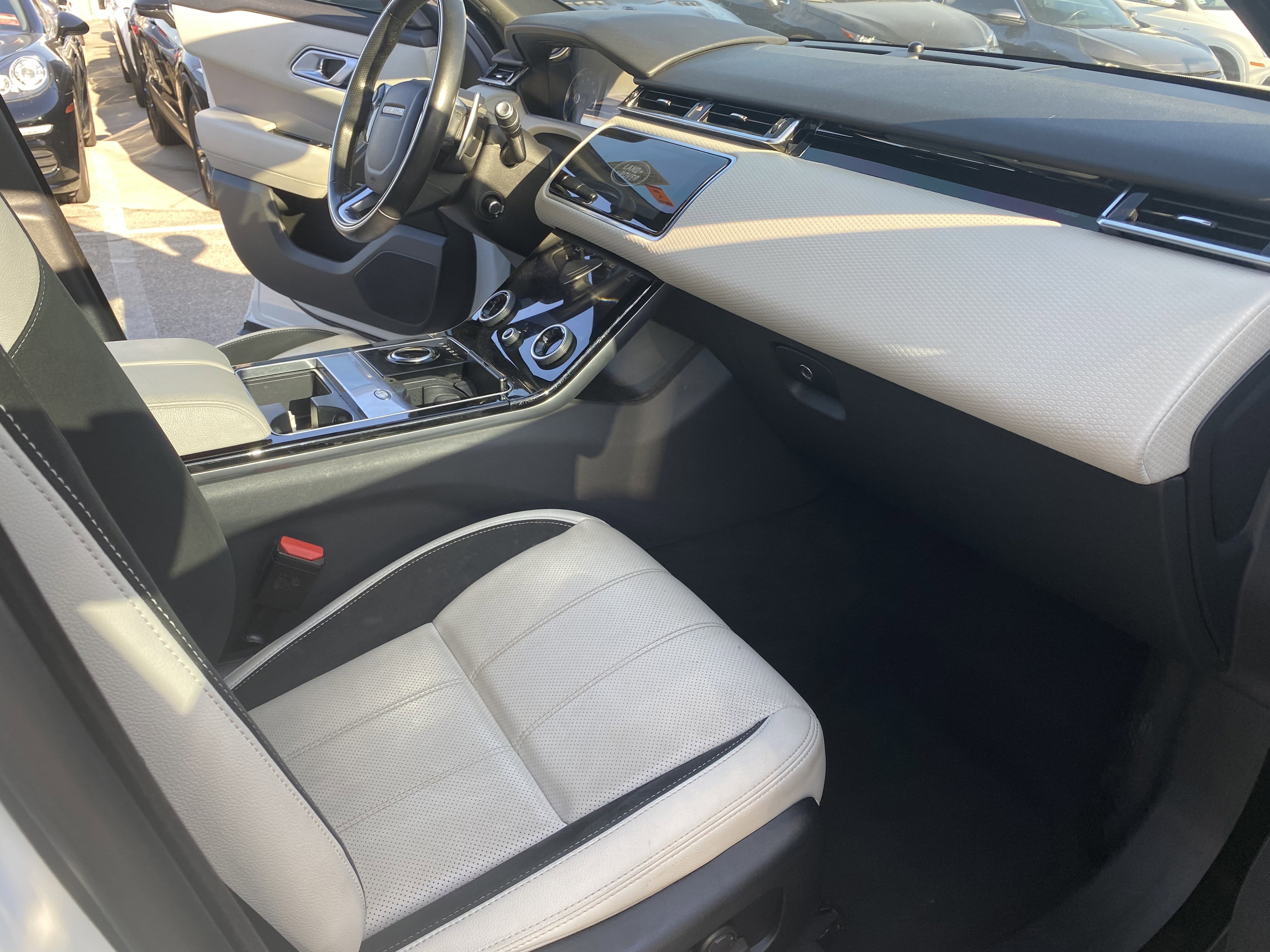 Used 2020 Land Rover Range Rover Velar R-Dynamic S image 20