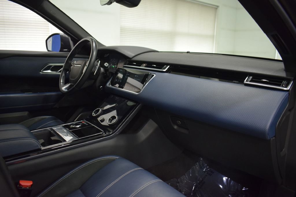 Used 2020 Land Rover Range Rover Velar R-Dynamic S image 19