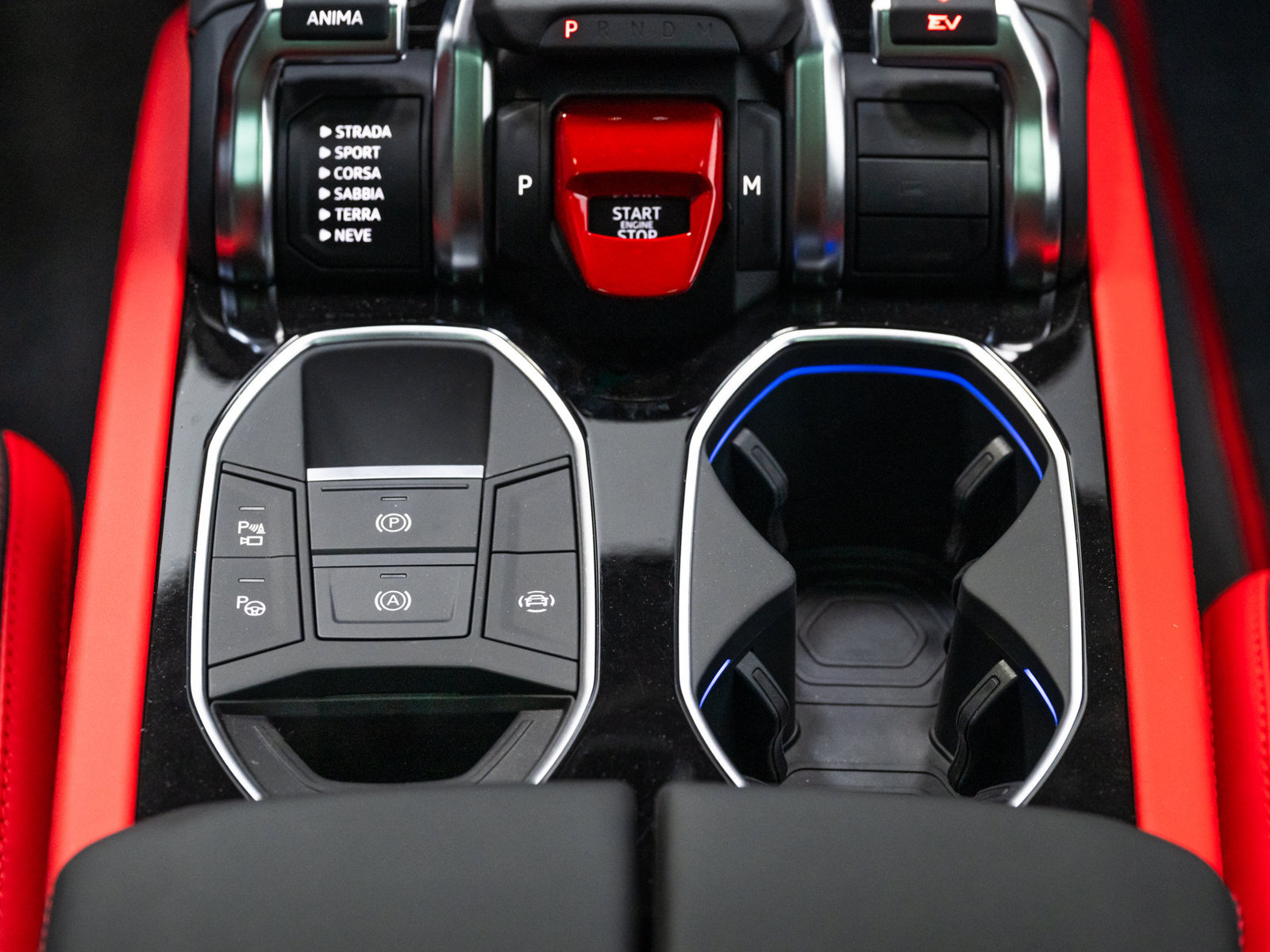 Used 2025 Lamborghini Urus SE AWD/4WD image 52