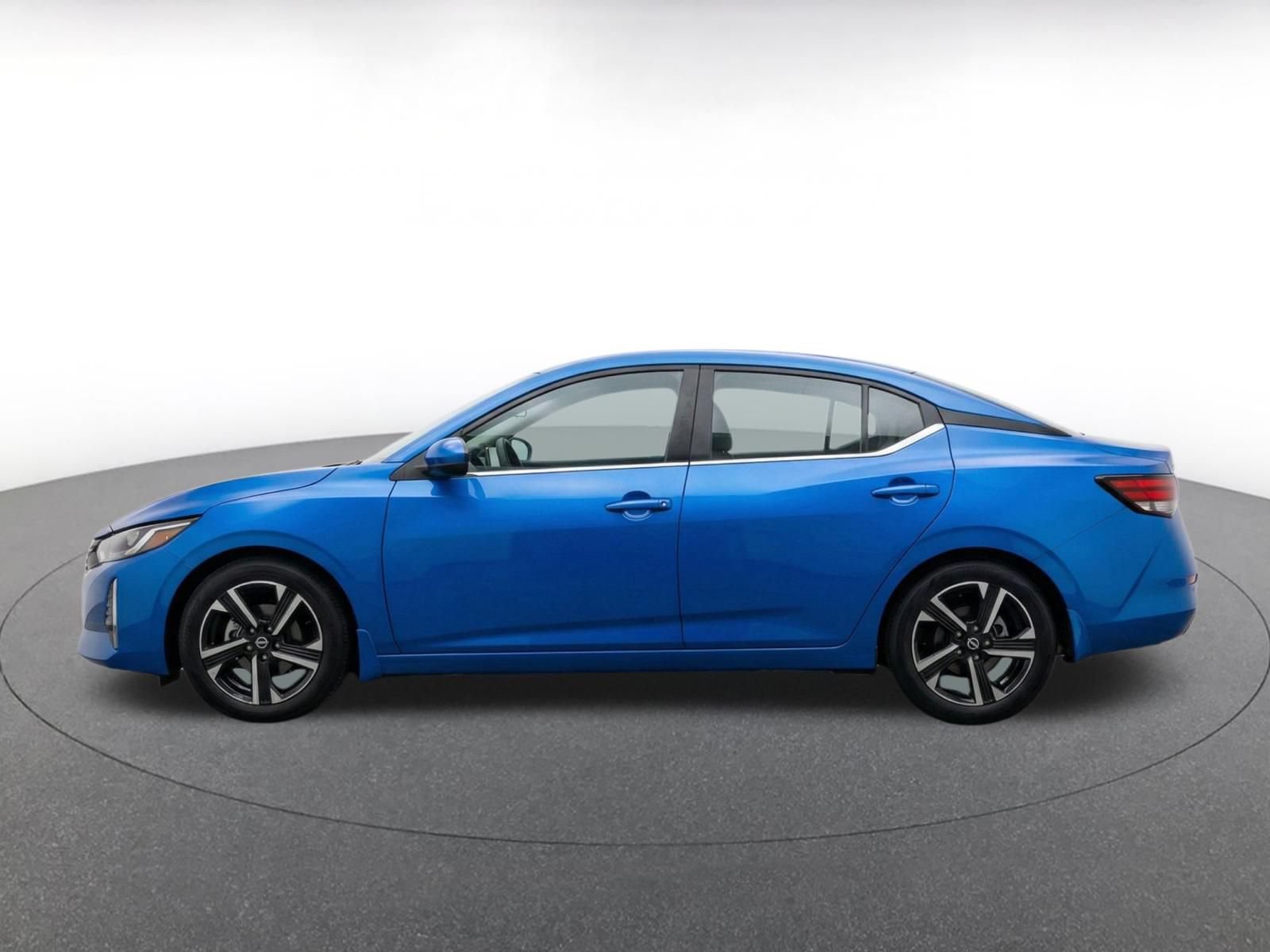 Used 2025 Nissan Sentra SV FWD image 4