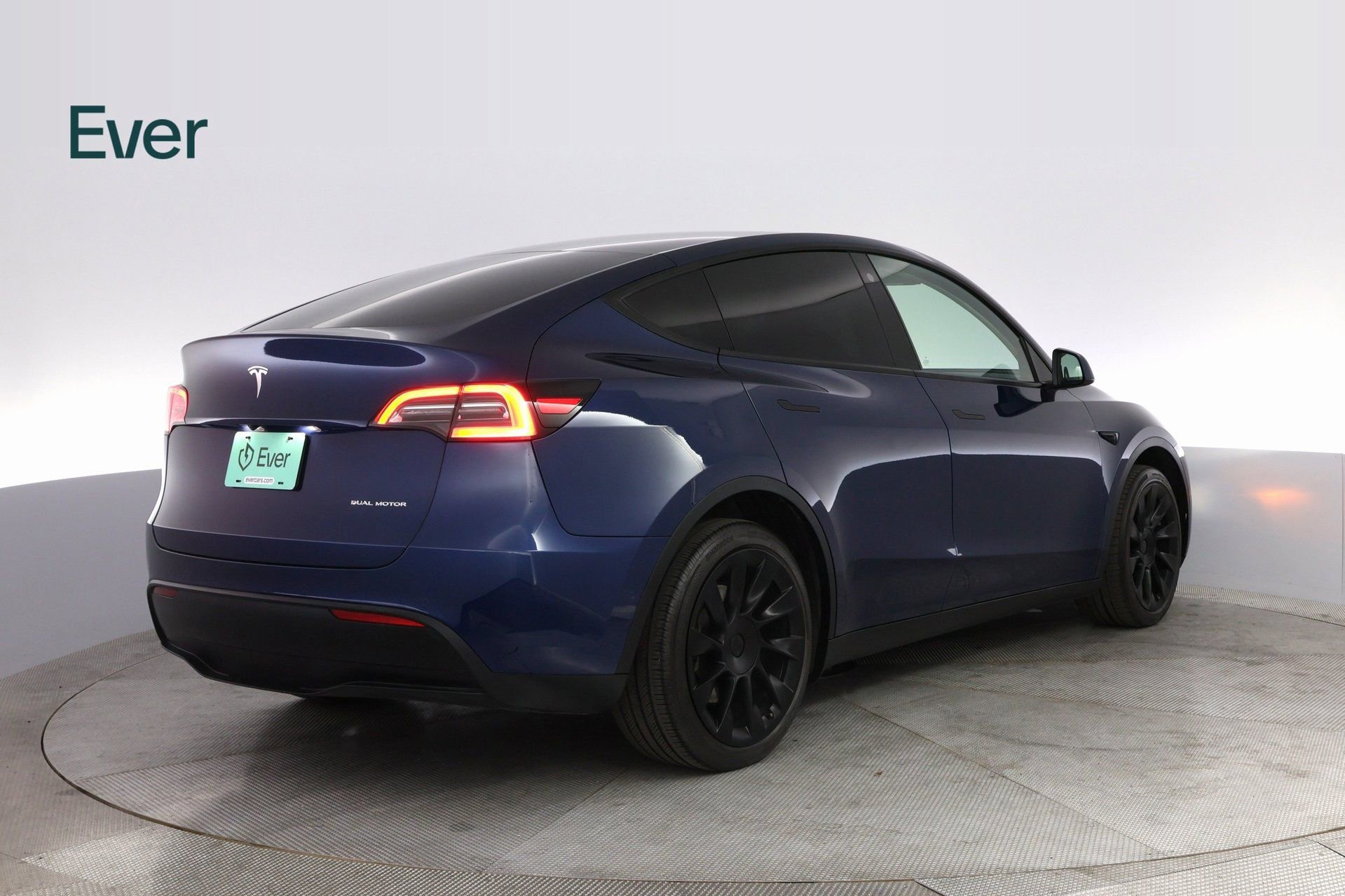 Used 2022 Tesla Model Y Long Range image 12