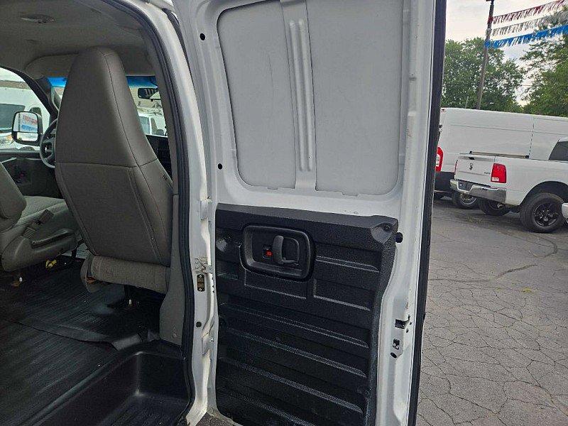 Used 2021 Chevrolet Express 2500 Extended image 15