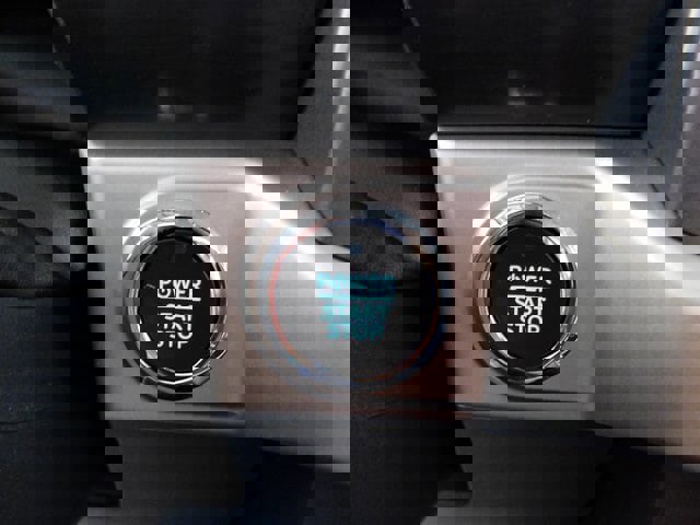 Used 2023 Ford F150 Lightning XLT image 27