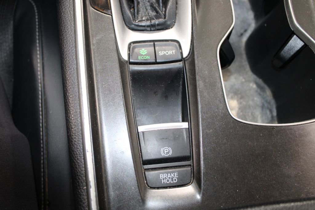 Used 2018 Honda Accord Sport image 32
