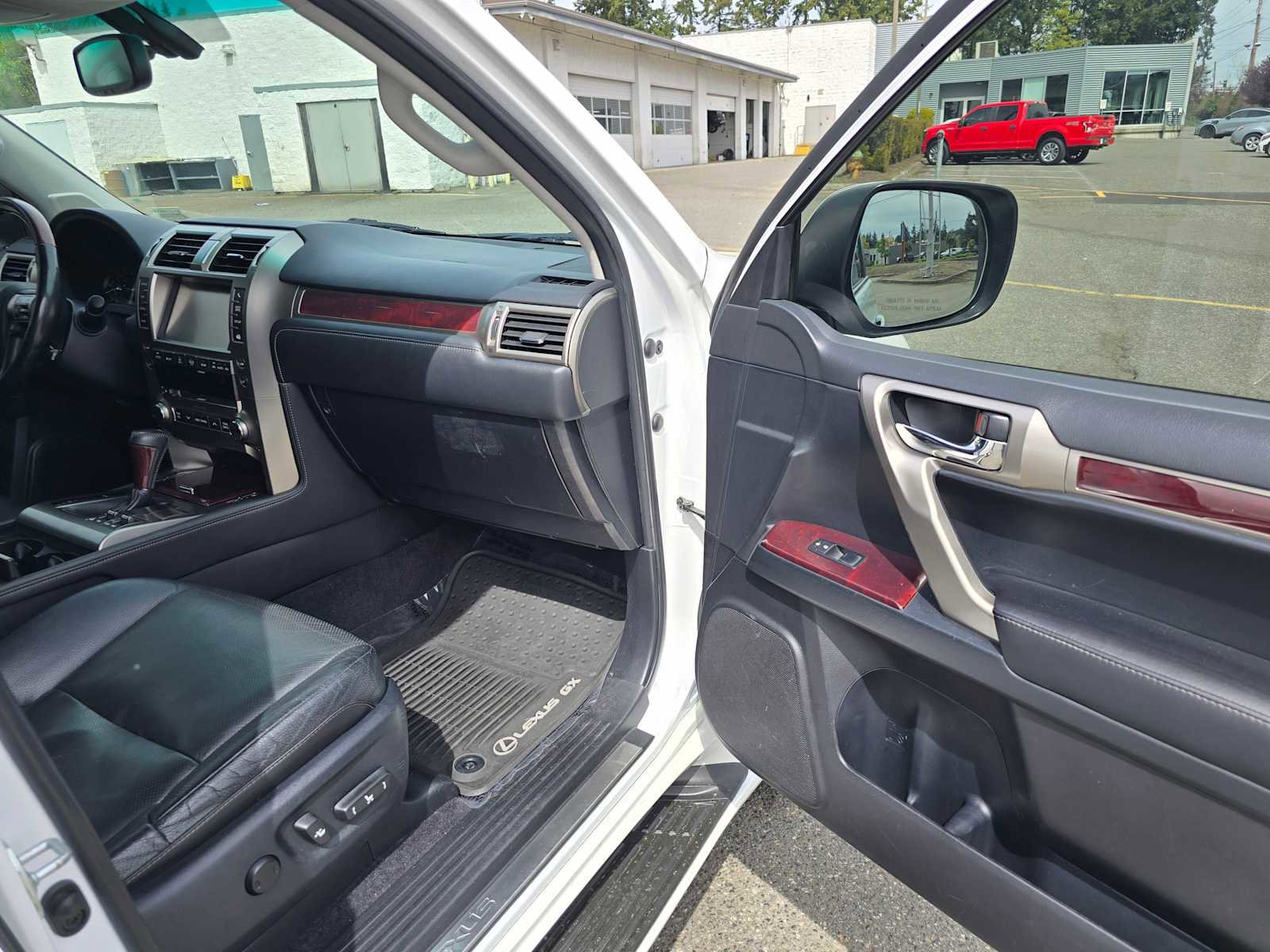 Used 2015 Lexus GX 460 w/ Premium Package AWD/4WD image 10