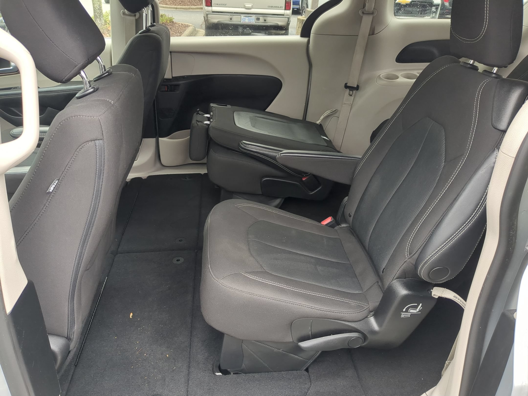 Used 2023 Chrysler Voyager LX FWD image 29