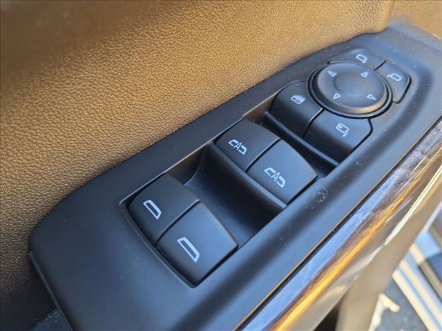 Used 2021 Chevrolet Silverado 1500 LTZ w/ LTZ Premium Package AWD/4WD image 11
