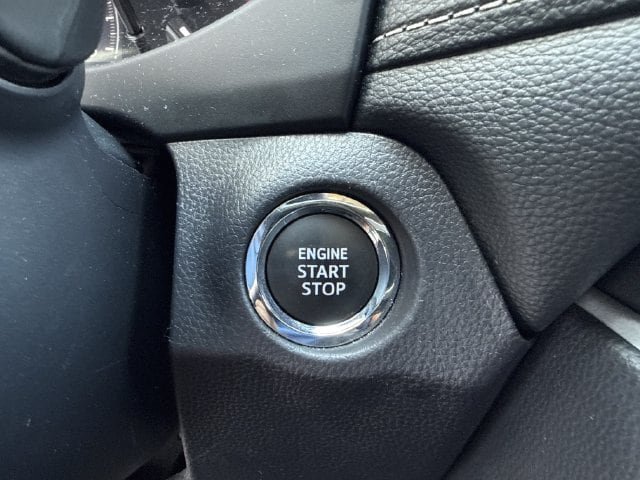 Used 2025 Toyota RAV4 XLE FWD image 23