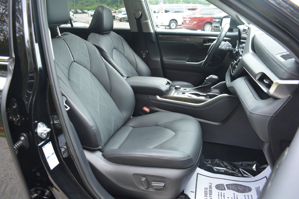 Used 2021 Toyota Highlander Platinum AWD/4WD image 23