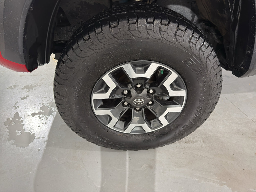 Used 2019 Toyota Tacoma TRD Off-Road image 9