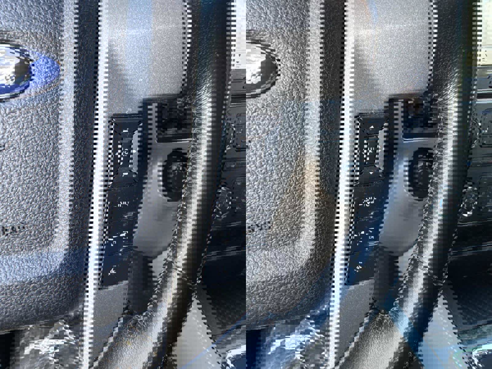 Used 2016 Ford Expedition Limited image 28