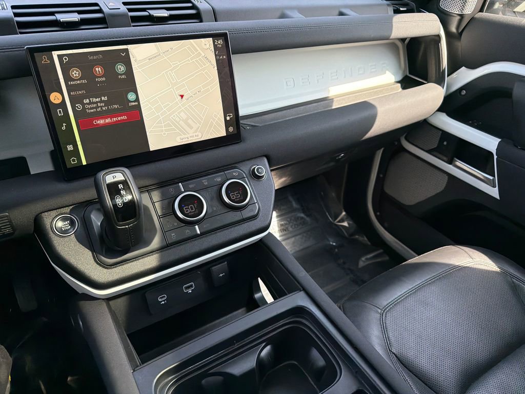 Used 2023 Land Rover Defender 130 S image 28