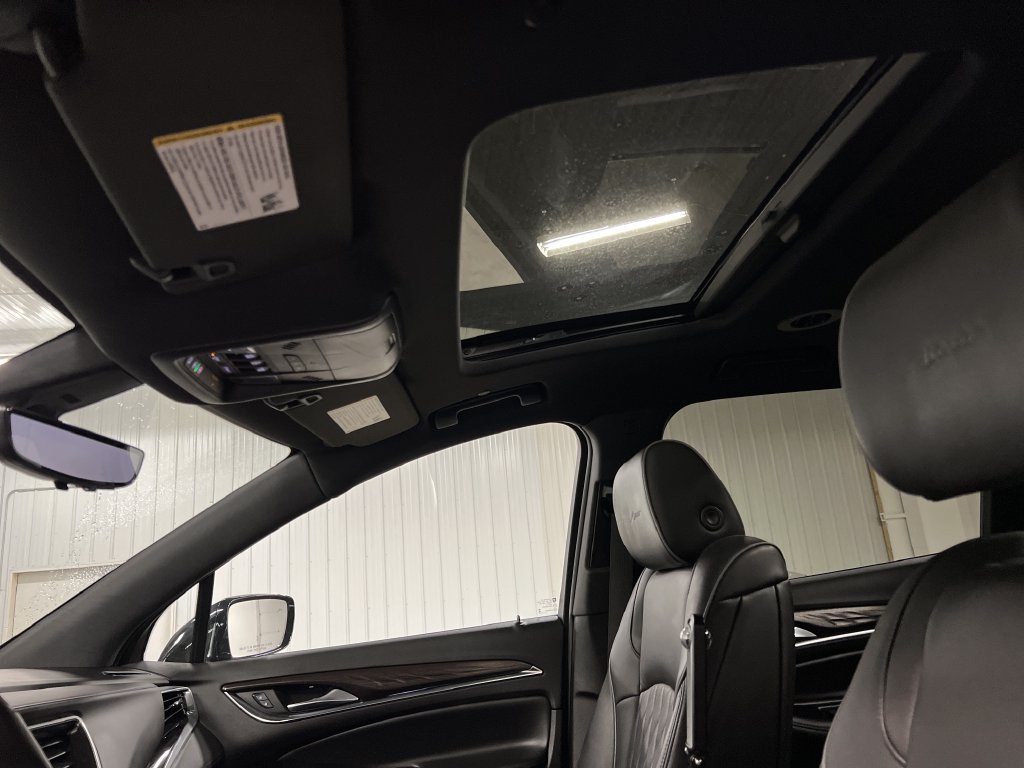 Used 2023 Buick Enclave Avenir w/ Avenir Technology Package AWD/4WD image 29