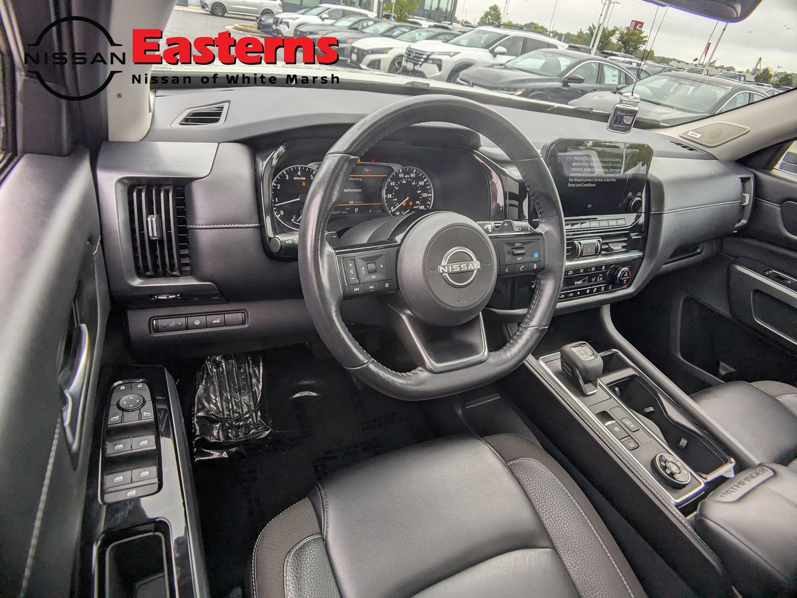 Used 2023 Nissan Pathfinder SL w/ SL Premium Package AWD/4WD image 10