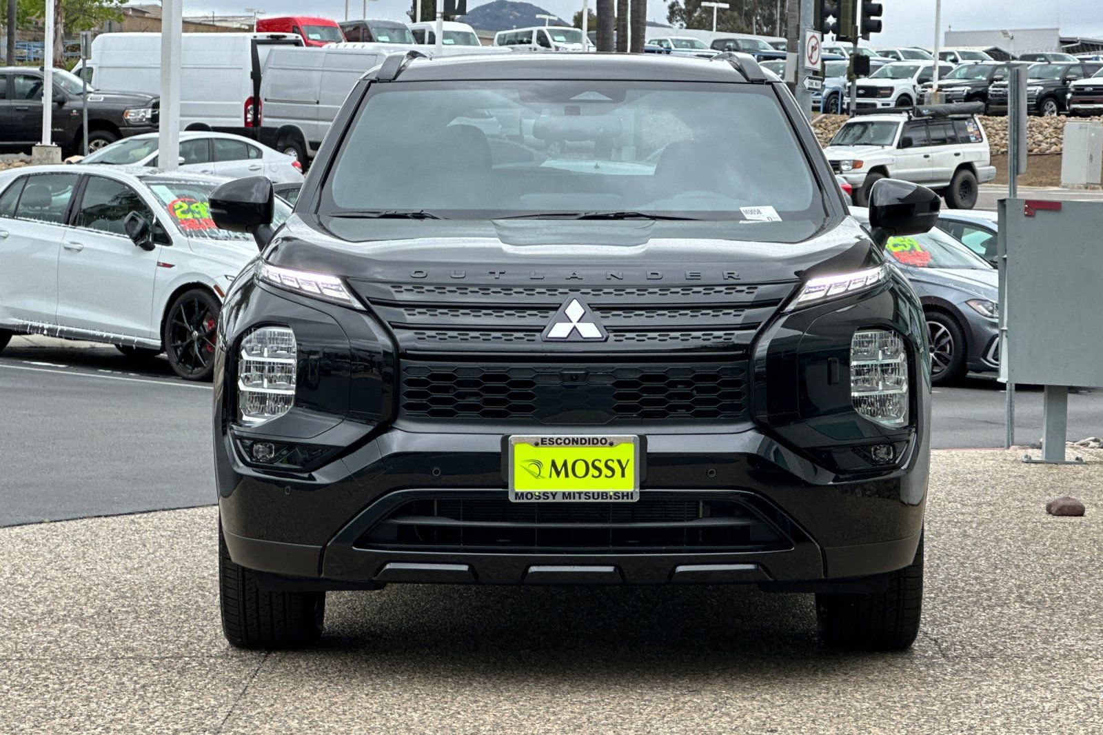 New 2025 Mitsubishi Outlander SEL image 8