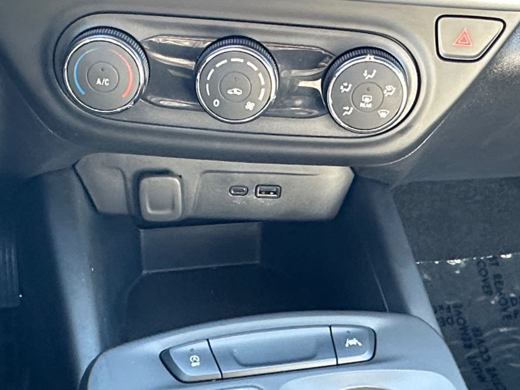 Used 2025 Chevrolet Trax LS image 16