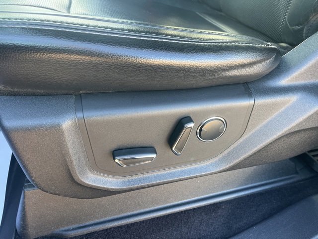 Used 2016 Ford F150 Lariat w/ Equipment Group 502A Luxury image 18