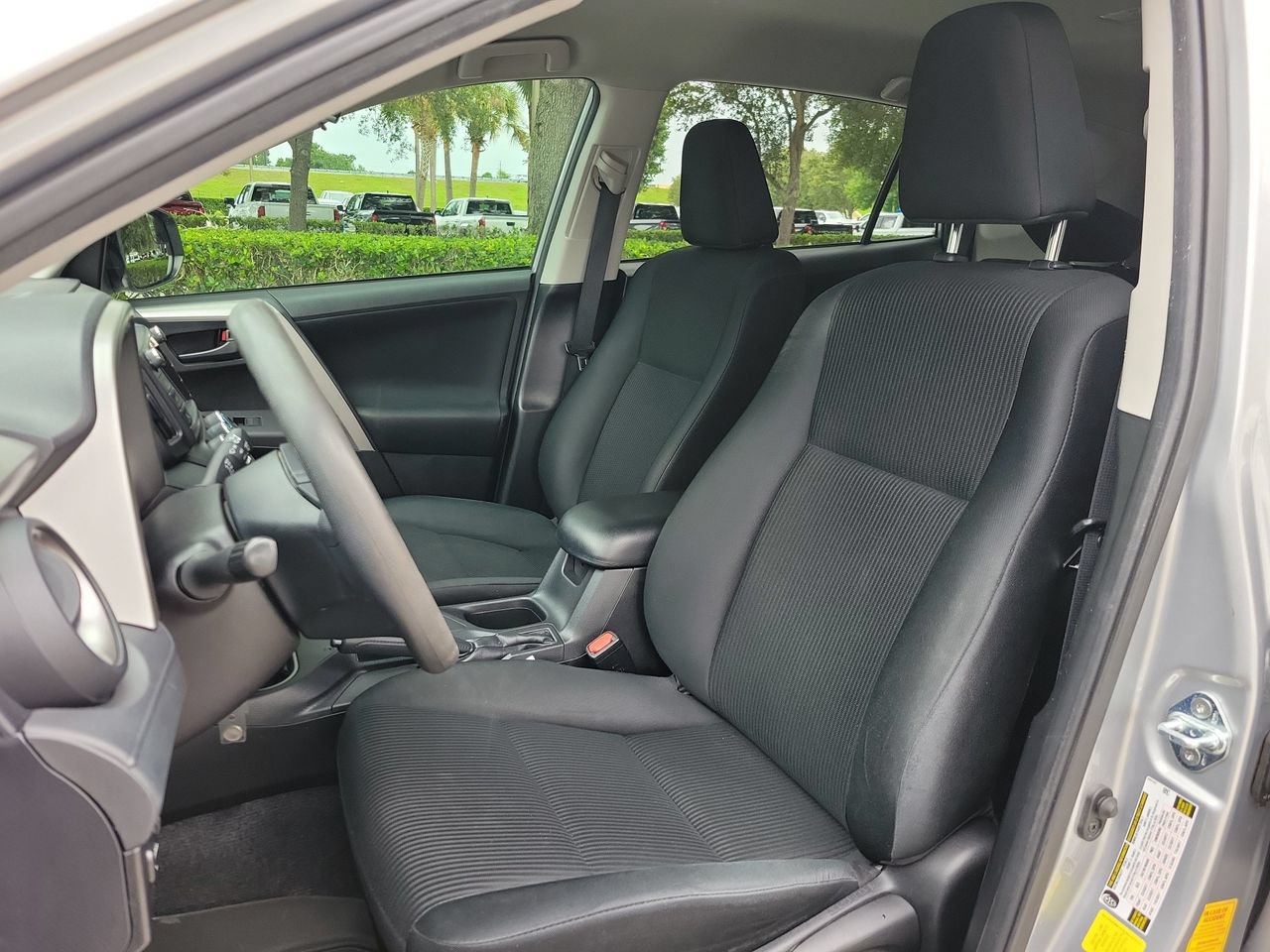 Used 2017 Toyota RAV4 LE FWD image 16