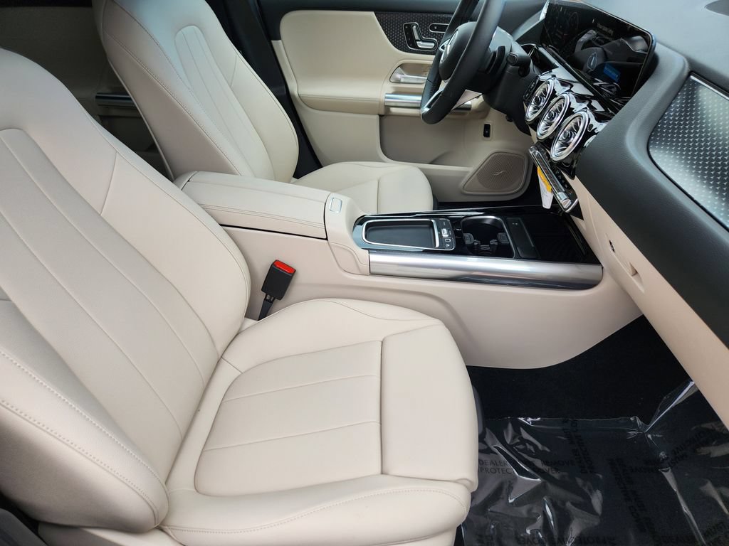 Used 2026 Mercedes-Benz GLA 250 4MATIC image 13