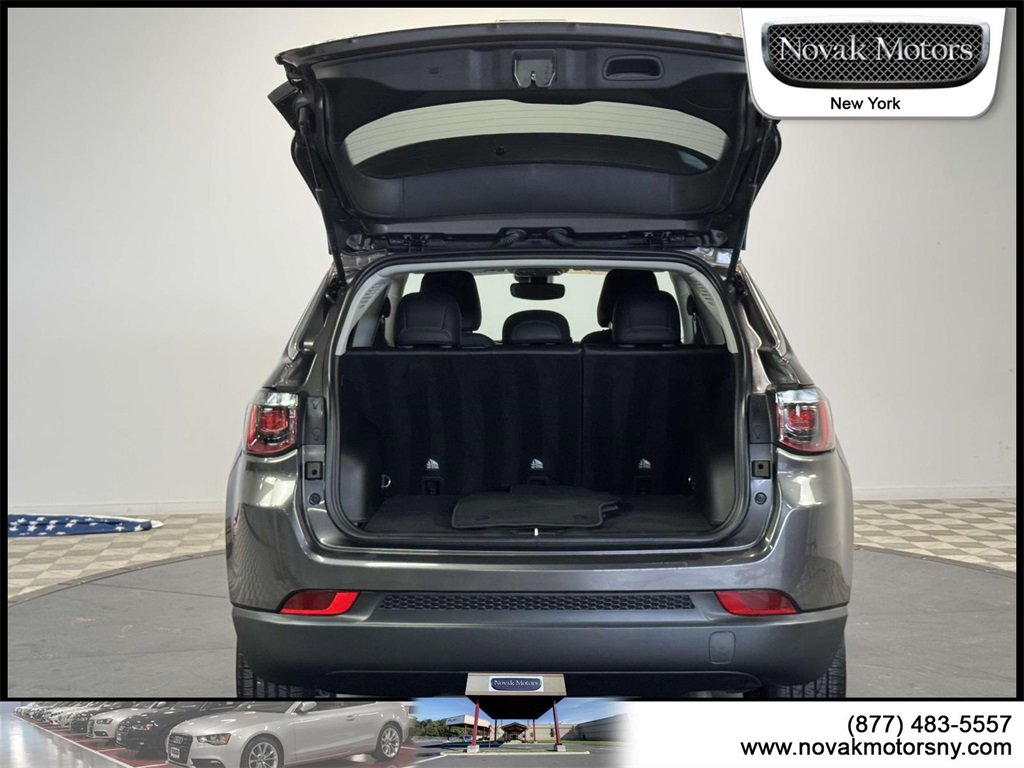 Used 2022 Jeep Compass Latitude image 9