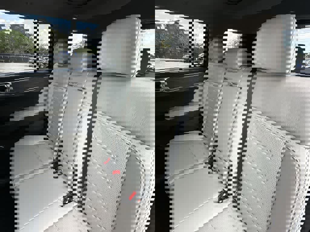 Used 2024 Hyundai Santa Fe Limited image 22