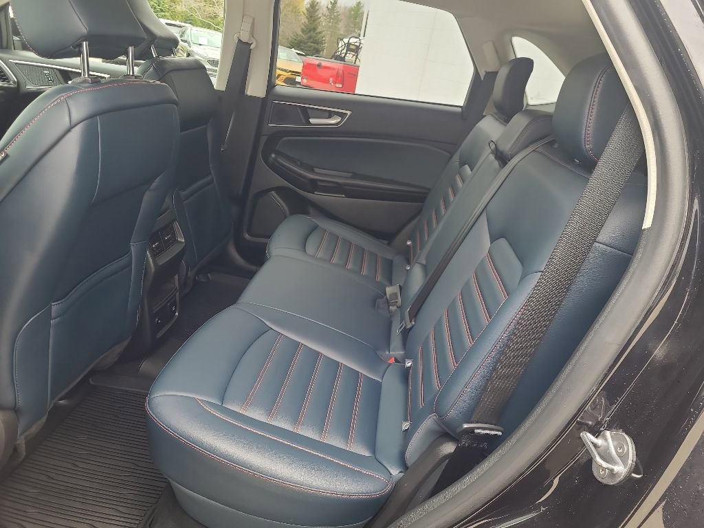 Used 2023 Ford Edge SEL w/ Sport Appearance Package AWD/4WD image 17