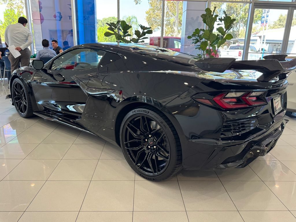 New 2027 Chevrolet Corvette Z06 RWD image 4