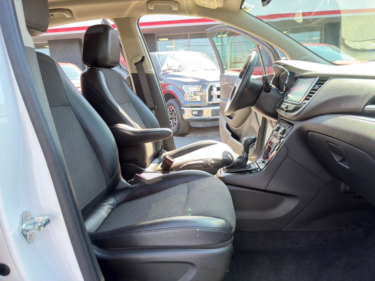 Used 2020 Buick Encore Preferred FWD image 25